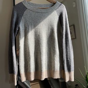 CREWNECK SWEATER